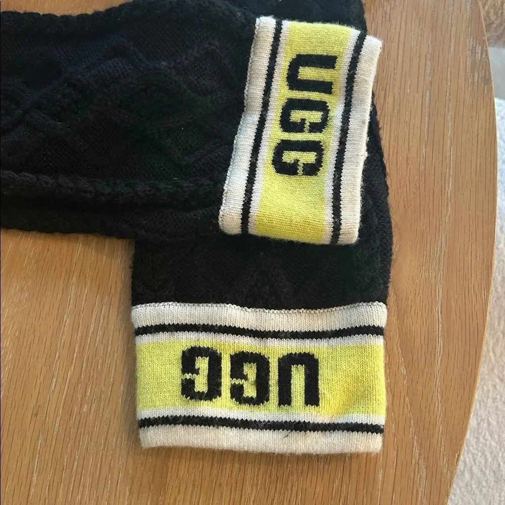 UGG CLASSIC SWEATER LETTER TALL BLACK BOOTS, Size 10,NWOT Display show some wear